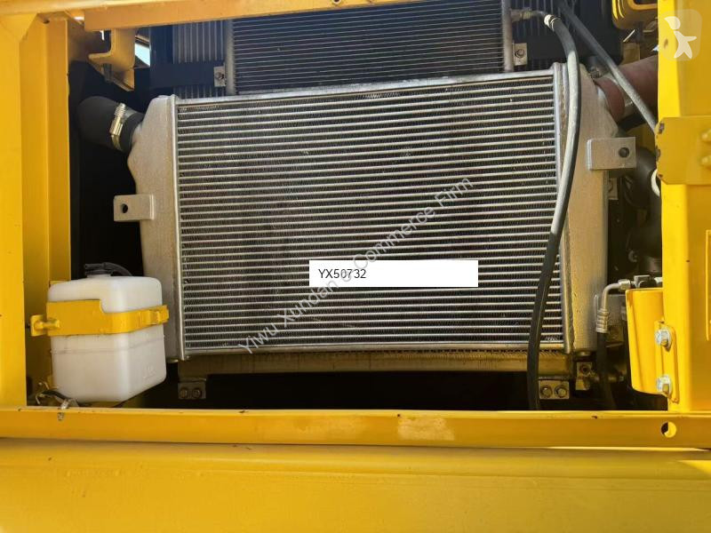 جرافة Komatsu