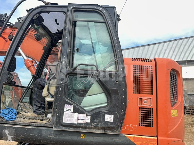 Rýpadlo Hitachi 5B
