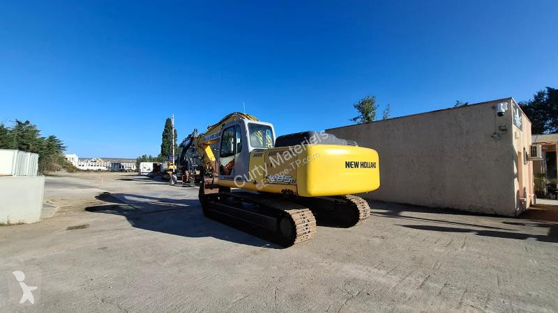 جرافة New Holland B