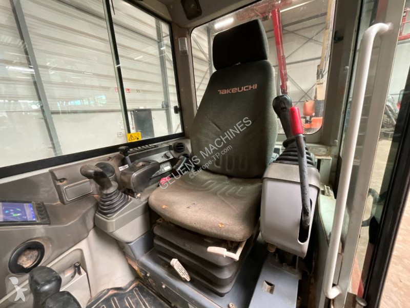 Lopatový nakládač Takeuchi 230