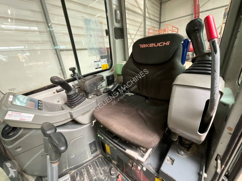 Rýpadlo Takeuchi TB 225