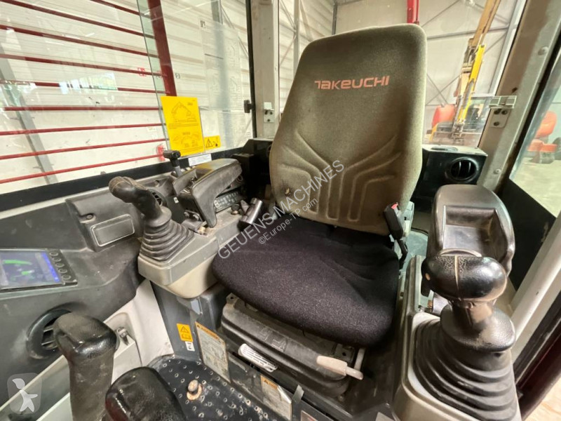 Lopatový nakládač Takeuchi 280