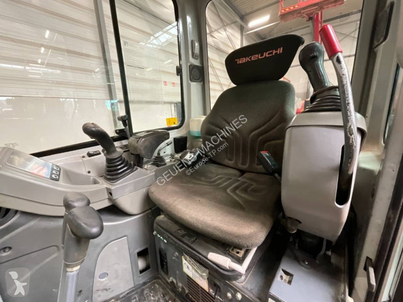 Rýpadlo Takeuchi TB 225