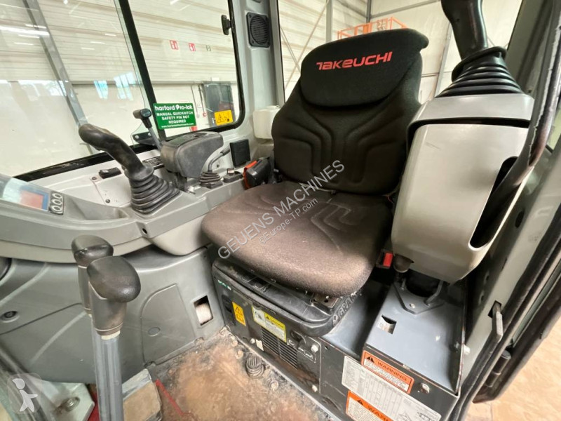Rýpadlo Takeuchi TB 225