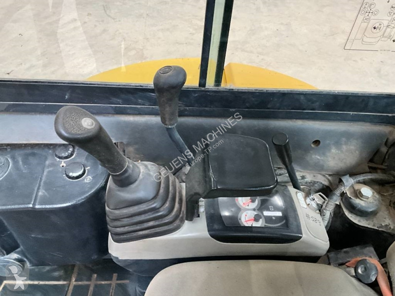 جرافة Komatsu MR3