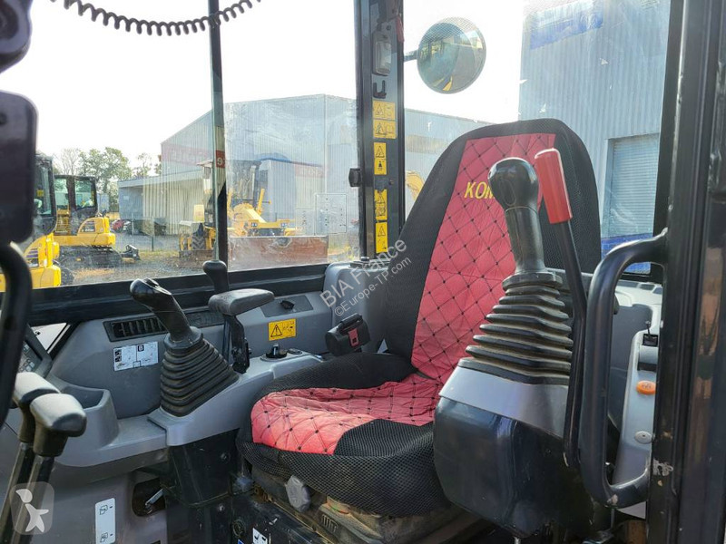 Lopatový nakládač Komatsu PC55MR-5