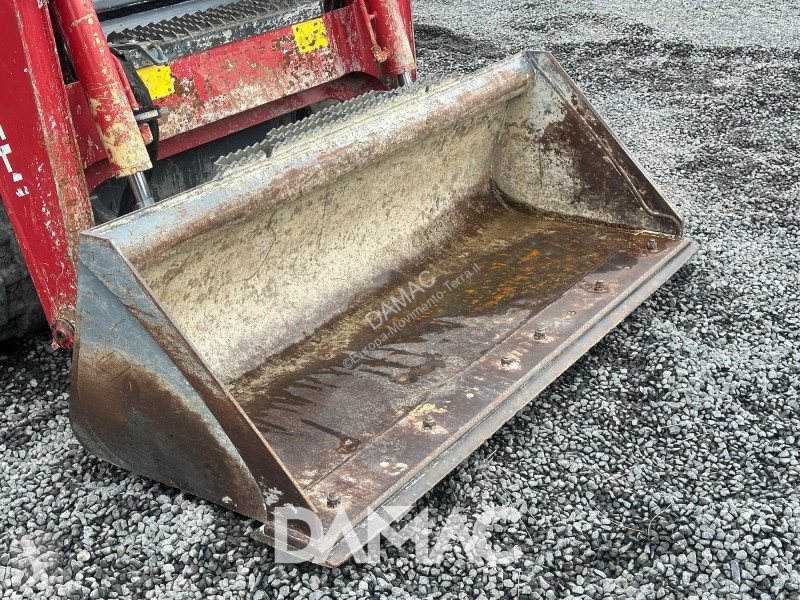 Lopatový nakládač Takeuchi TL6R