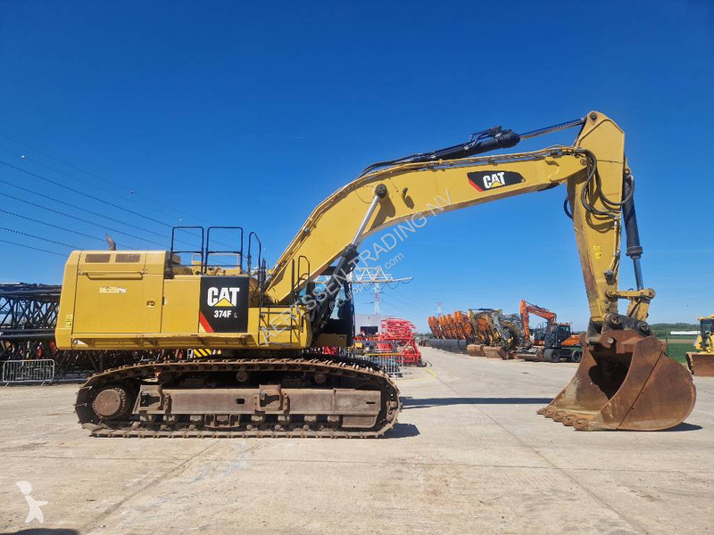 جرافة Caterpillar 374FL