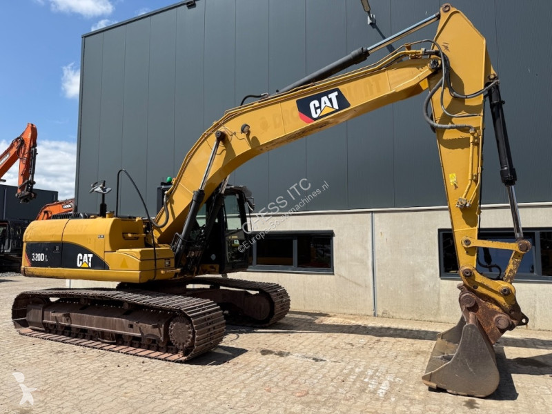 Escavatore Caterpillar L