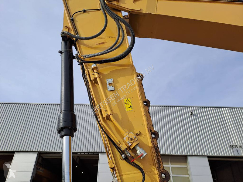 Rýpadlo Caterpillar 335FLCR
