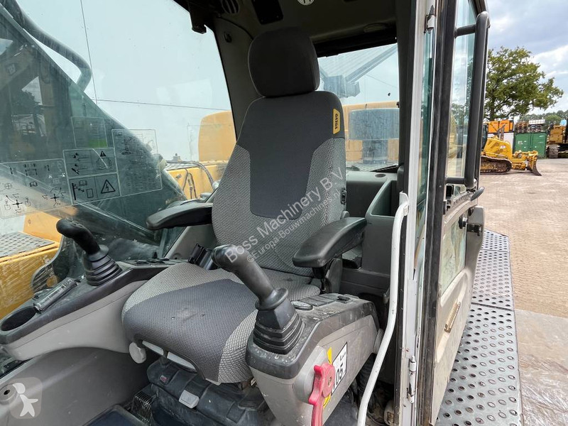 Rýpadlo Volvo - Automatic Greasing / Quick Coupler