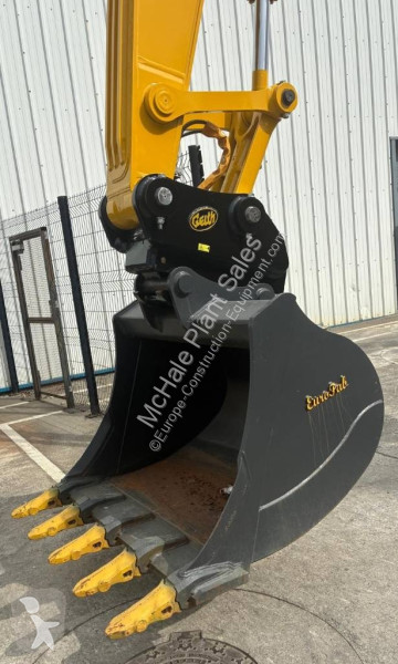جرافة Komatsu 11