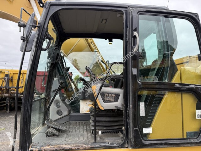 جرافة Caterpillar 323 Kettenbagger 22,8 Ton...