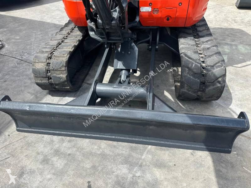 جرافة Kubota