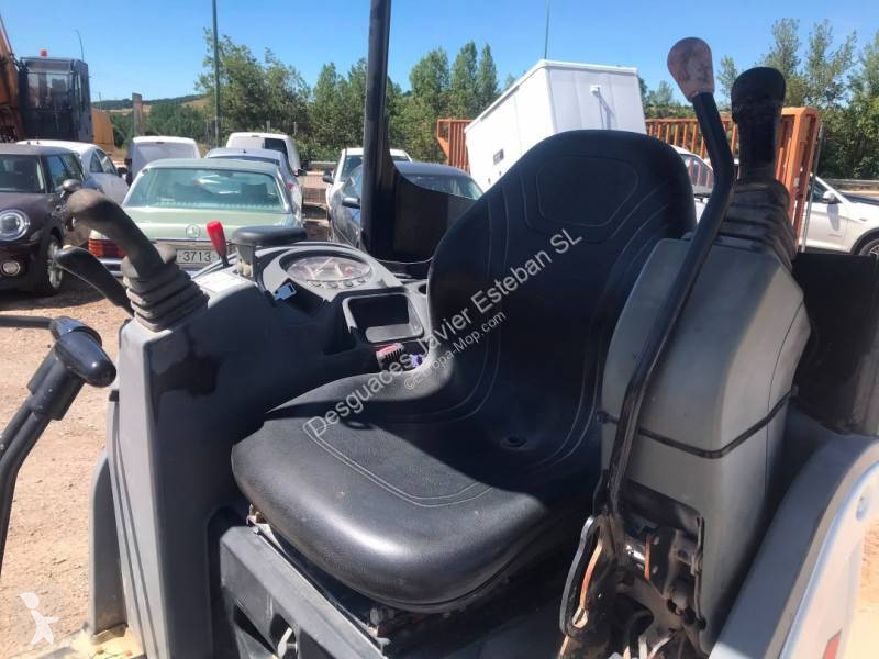 جرافة Bobcat E20Z