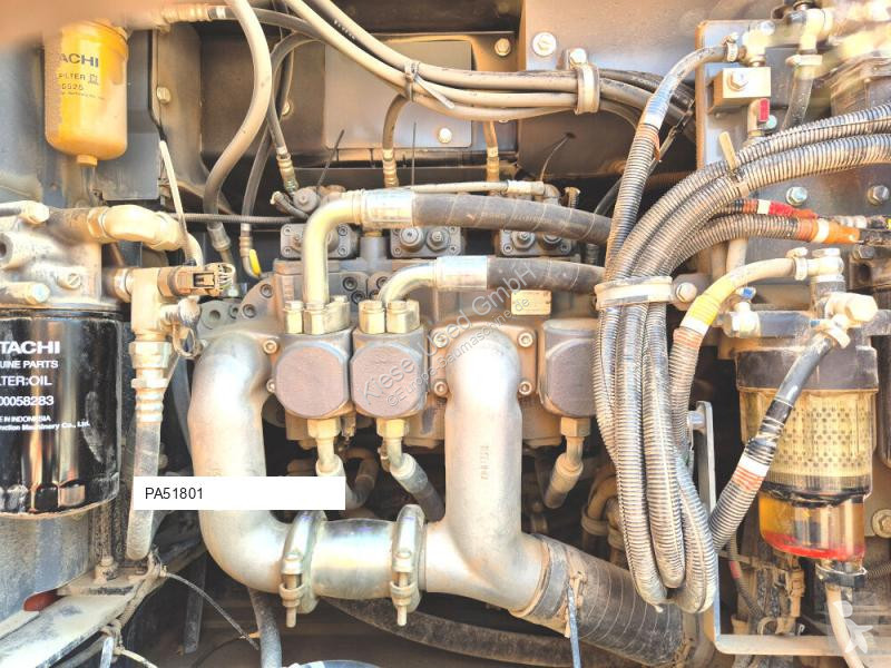Экскаватор Hitachi 7
