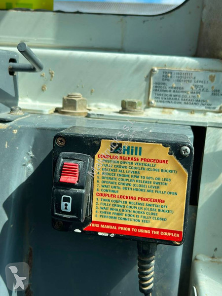 Lopatový nakládač Takeuchi 230