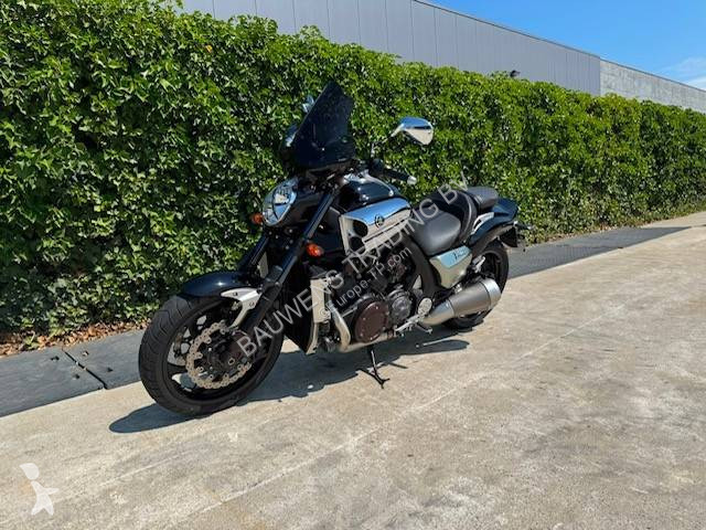 Lopatový nakládač Yamaha V-Max