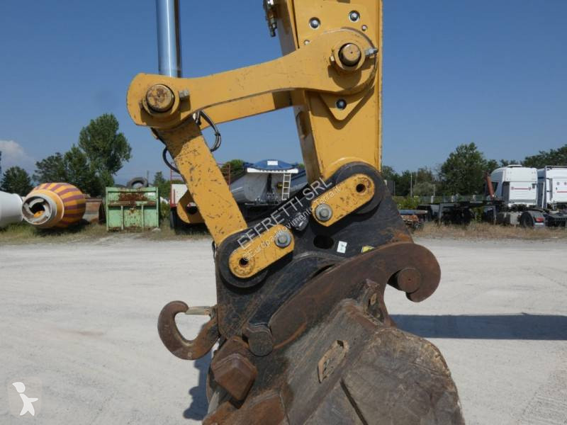 Lopatový nakládač Caterpillar 330