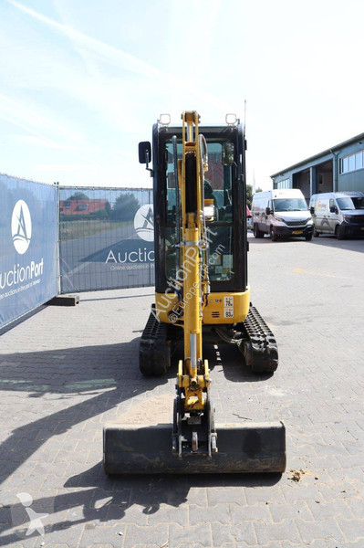 جرافة Komatsu PC16R-3HS