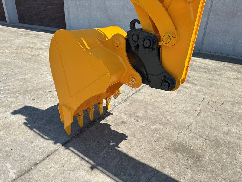 Rýpadlo JCB 8056