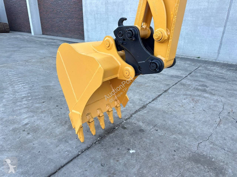 Rýpadlo Komatsu MR-2