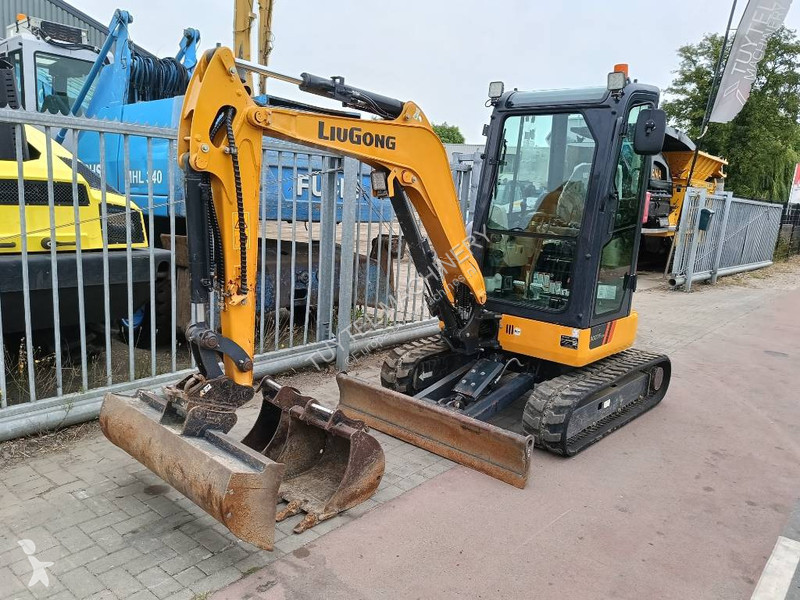 Pelle LiuGong 9027 FZTS 2,7 ton rups...