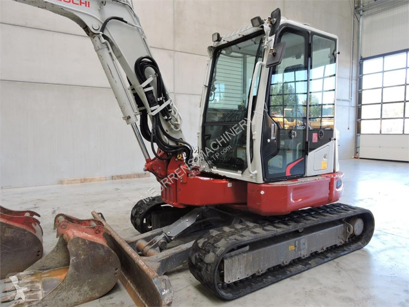 جرافة Takeuchi TB257FR Powertilt