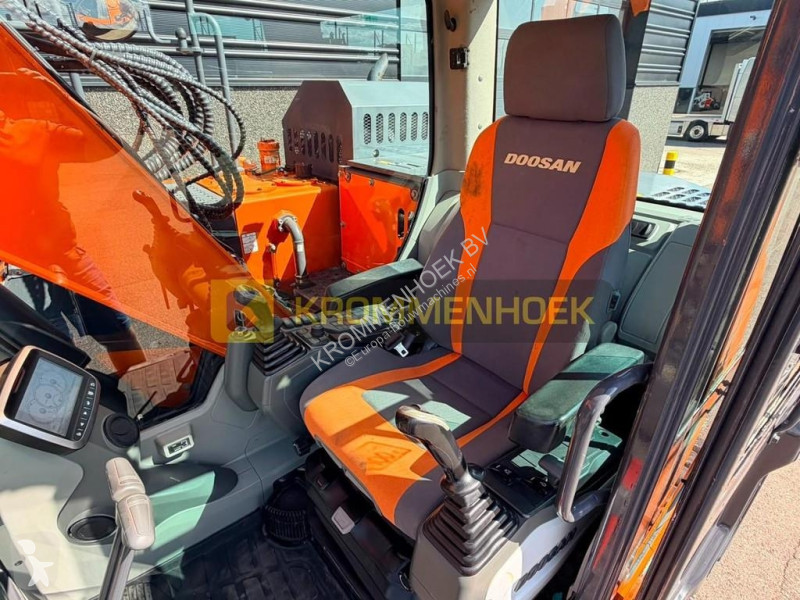 Lopatový nakládač Doosan LCR5
