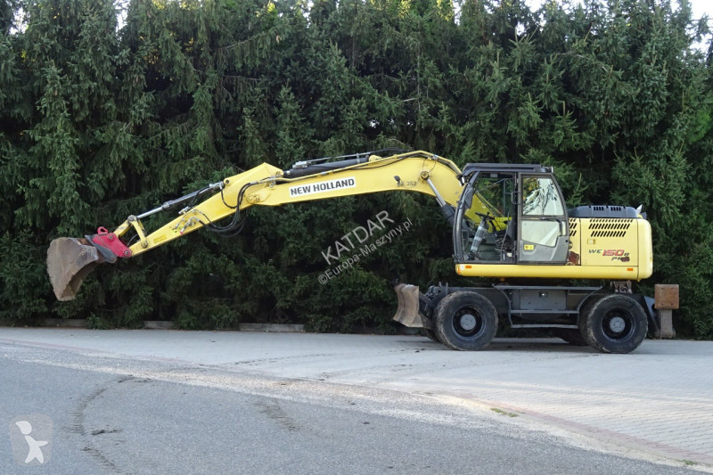 Lopatový nakládač New Holland WE150B Pro