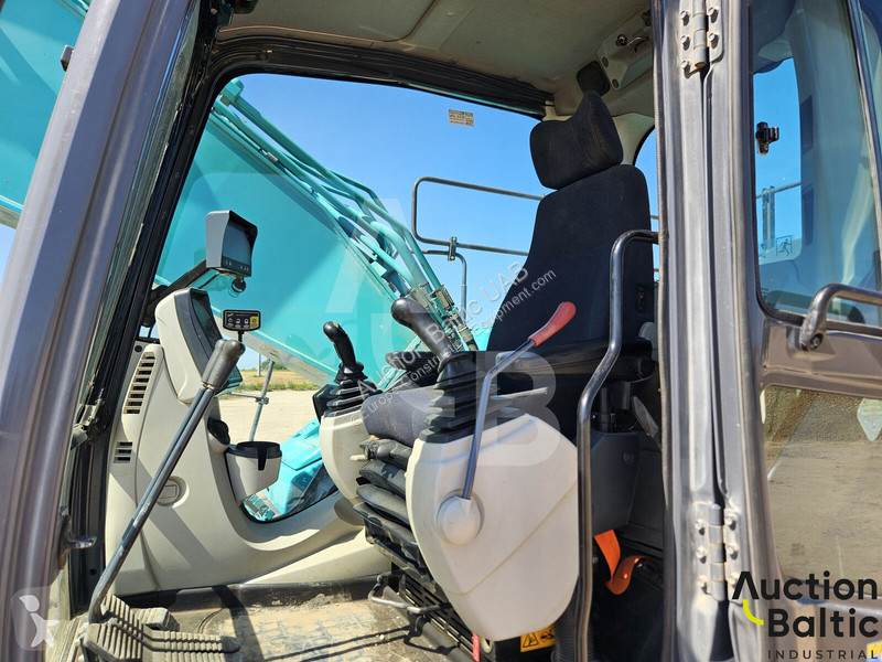 جرافة Kobelco LC10