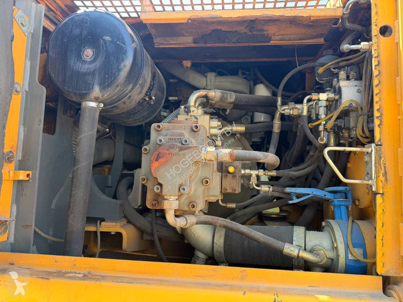 جرافة Liebherr A