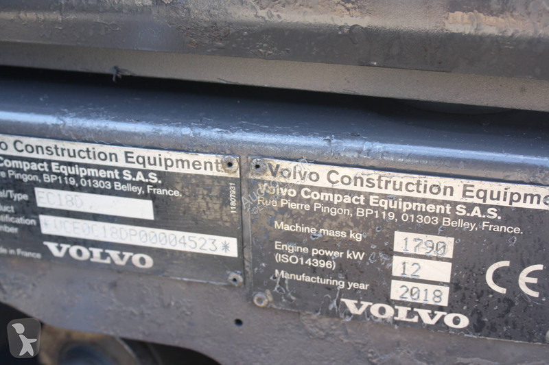 جرافة Volvo EC18D
