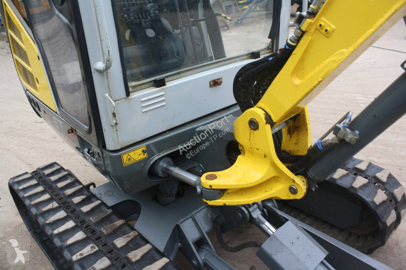 جرافة Neuson ET24 VDS
