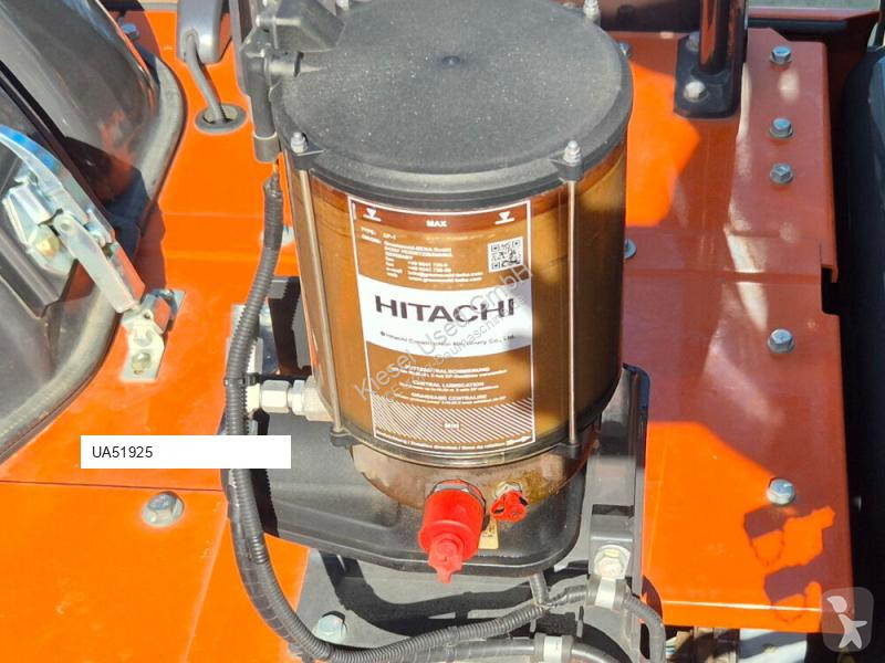 جرافة Hitachi ZX220W-7