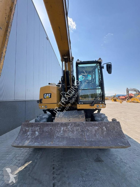 جرافة Caterpillar F