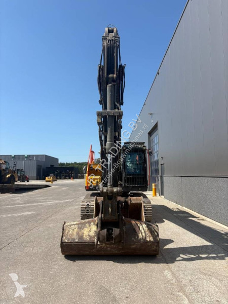 جرافة Volvo EC220ENL (Two Buckets)