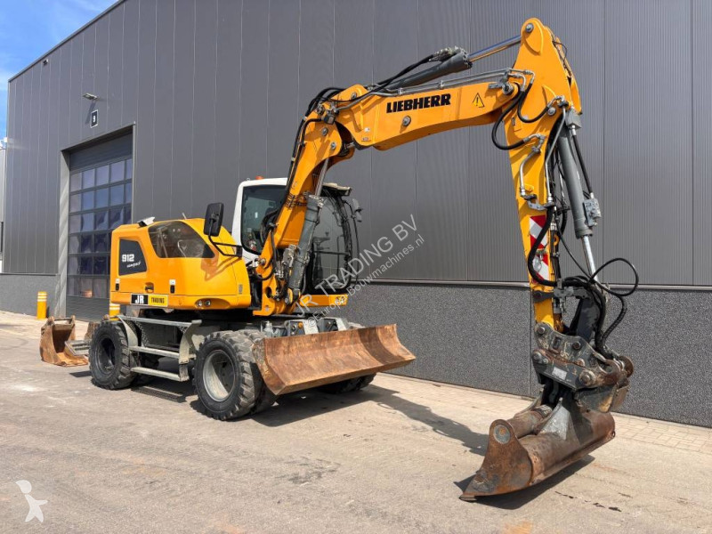 Rýpadlo Liebherr Compact (3 Buckets + Forks)