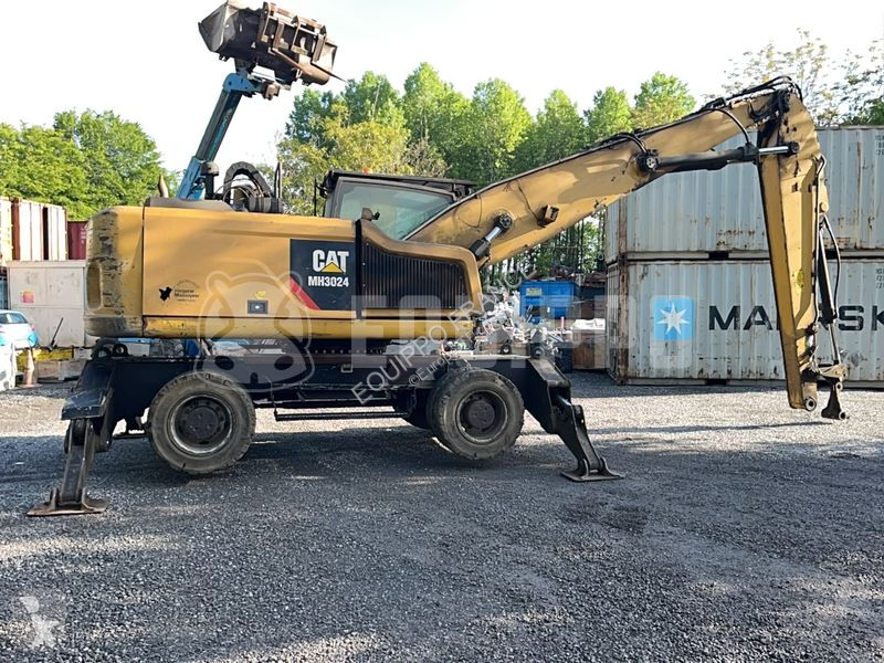 Lopatový nakládač Caterpillar MH3024