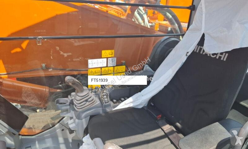 جرافة Hitachi ZX690LCH-7