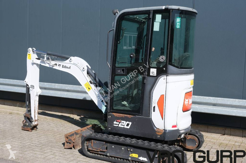 Lopatový nakládač Bobcat E 20