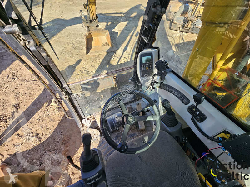Excavator JCB