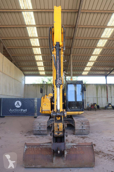 Excavator JCB