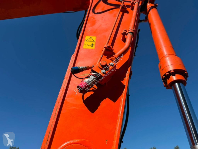 Excavator Hitachi LC6