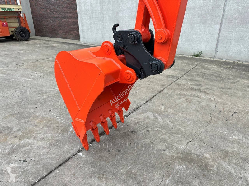 Excavadora Kubota SZ