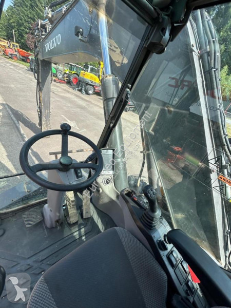 Pelle Volvo EW180