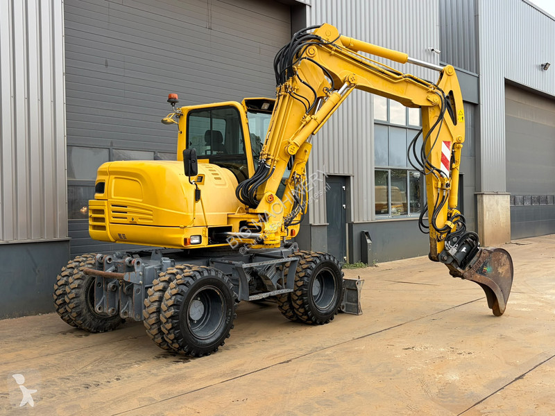 Excavadora Takeuchi TB295W-1