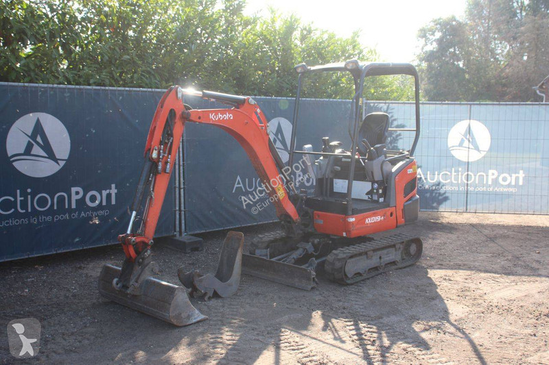 Багер Kubota