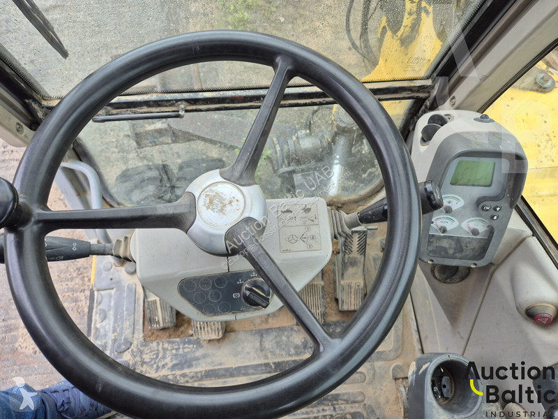 Pelle New Holland 36