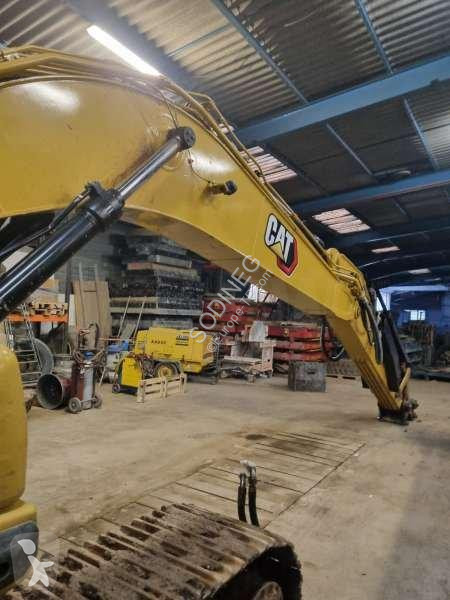 Excavadora Caterpillar  323